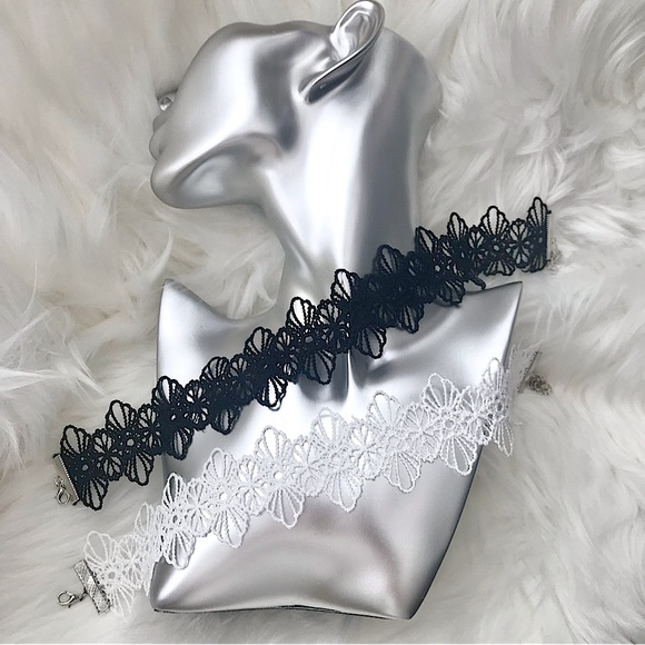 ⚜️𝟯𝟬%𝗢𝗙𝗙 𝗯𝘂𝗻𝗱𝗹𝗲𝘀 𝟯+⚜️ NEW Wide Lace Floral Thick Choker - Picture 4 of 14